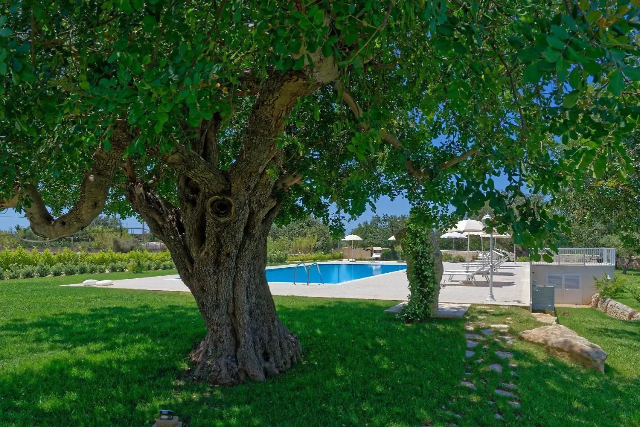 דירות סנטה קרוצ'ה קמרינה Il Giardino Dei Frangipani איטליה